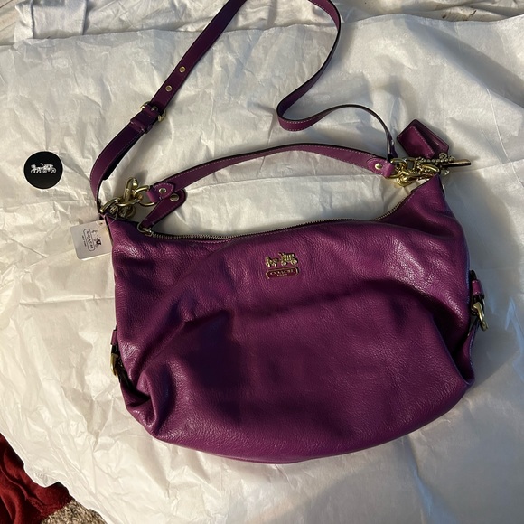 New with tag coach leatherware purse. - Picture 3 of 8